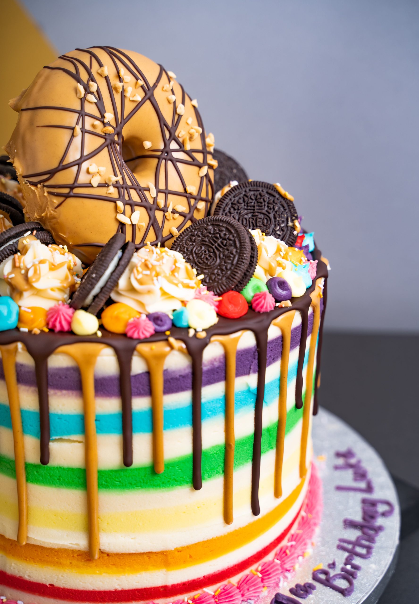 Mums Cakes London - Simple yet elegant cake🌸 #latepost #celebration #cake  #bespokecakes #londonbaker #londoncakemaker #familylove #elstreebaker  #cakeinspiration #mumsinbusiness #cakeblogger #wecreatecakes #instacake  #cakelover #handmadecake #cakegoals ...